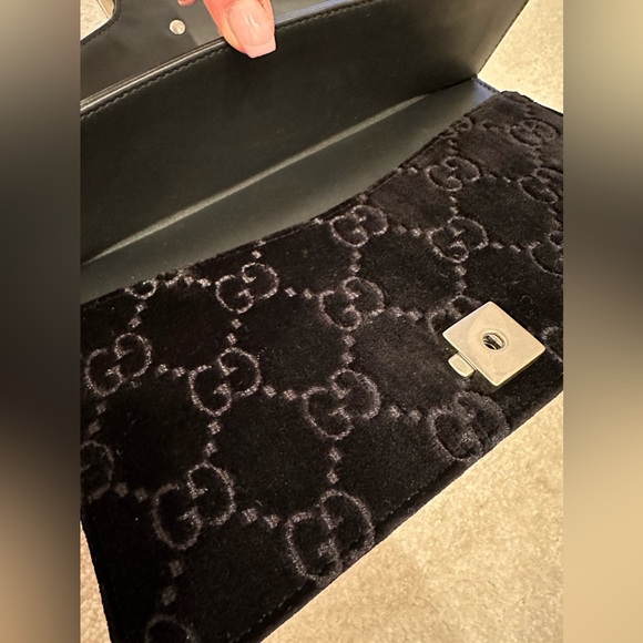 Gucci GG Logo Velvet Dionysus Shoulder Bag - Picture 14 of 14